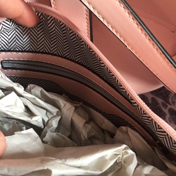 COPY - Vegan Pink Handbag - Picture 9 of 13